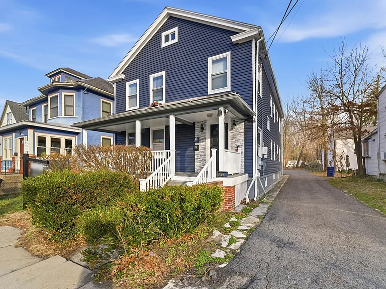 29 Grant St #1 — Photo 3