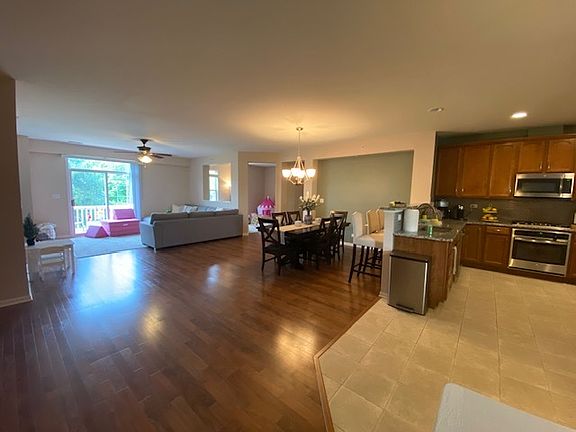 2nd image of 1390 Scarboro Rd #1390