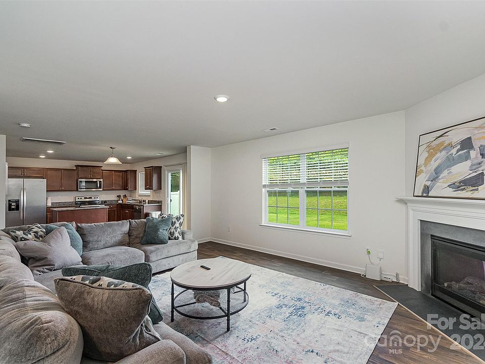 1st image of 1700 Gaston Mountain Dr
