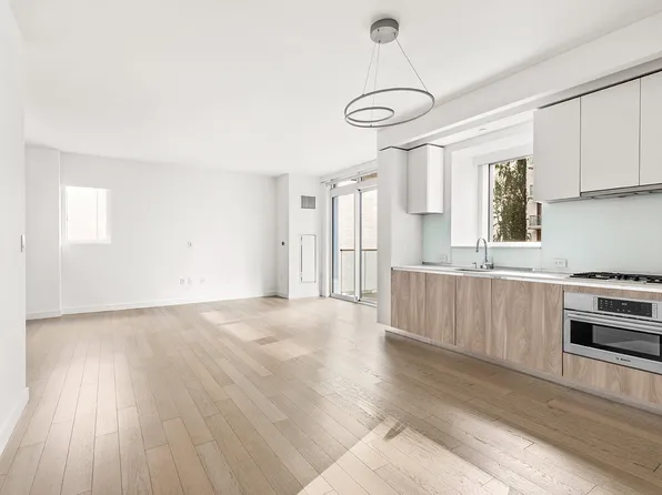 555 West 43rd Street image 14 of 15