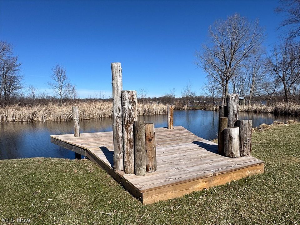 1st image of Lakeside Dr