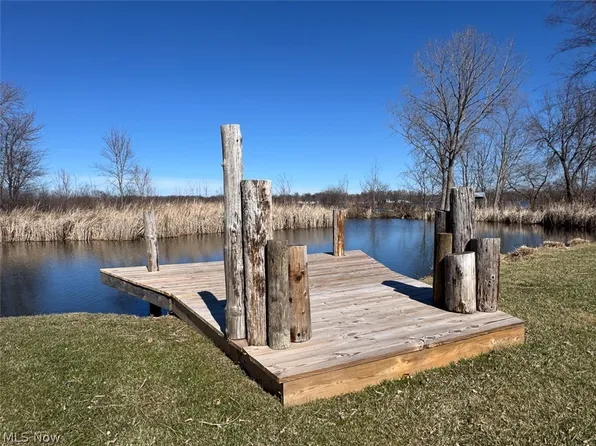 Lakeside Dr, Lakemore, OH 44250