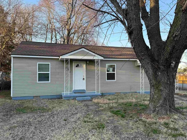 2012 Bradley St, Kennett, MO 63857
