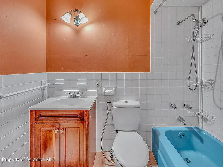 533 S Franklin St — Photo 17
