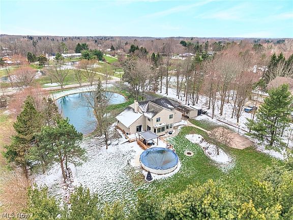 3rd image of 23760 Emmons Rd