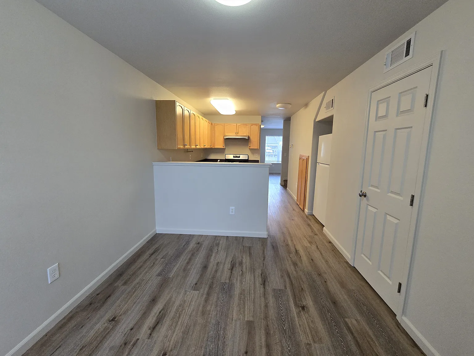 2 bed, 2.5 bath, 1060 sqft, $1,675 — Photo 3
