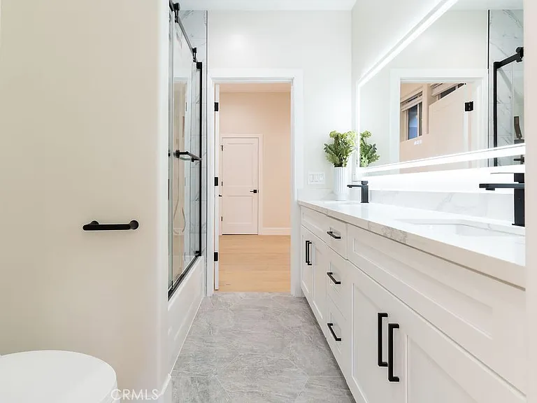 2850 Zell Dr — Photo 54