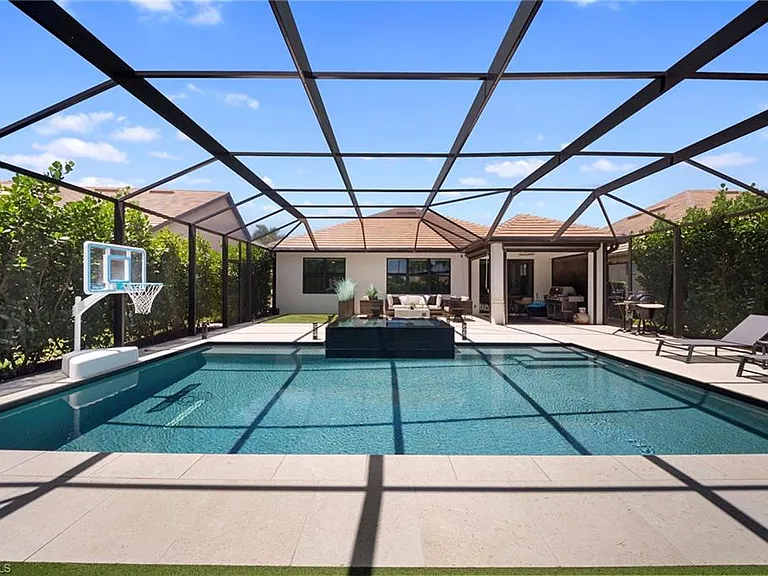 7052 Live Oak Dr — Photo 42