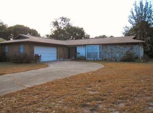 17809 Rivendel Rd, Lutz, FL 33549