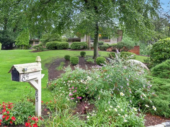 85 Andrea Ln, Township Of Washington, NJ 07676