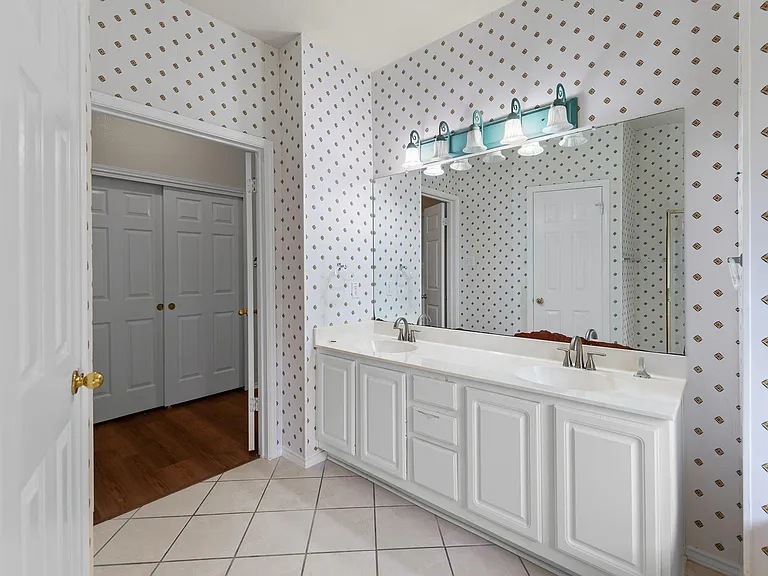 3904 Cadoz Ct — Photo 24