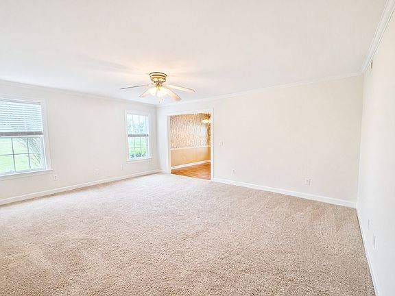 3rd image of 401 Ravencliff Ct