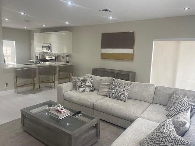 1st image of 9545 N Vermosa Lane #433-5