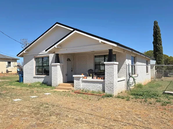 1106 Crane St, Sweetwater, TX 79556