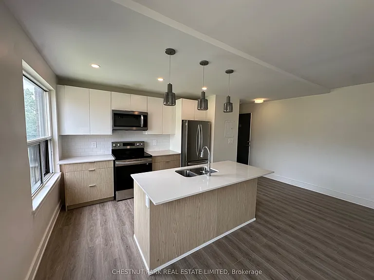 9 Wingreen Ct #10 — Photo 3