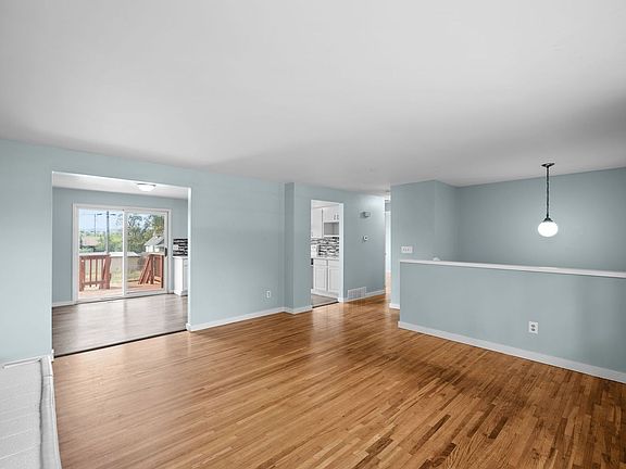 5th image of 3418 E Carlisle Ave