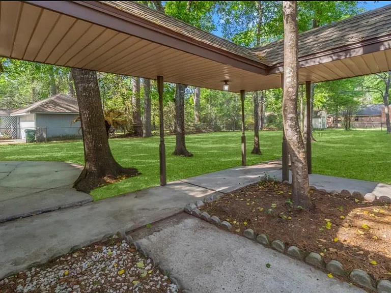 26215 Oakhurst Dr — Photo 1