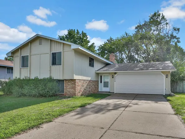 8024 Sierra Pkwy, Brooklyn Park, MN 55444