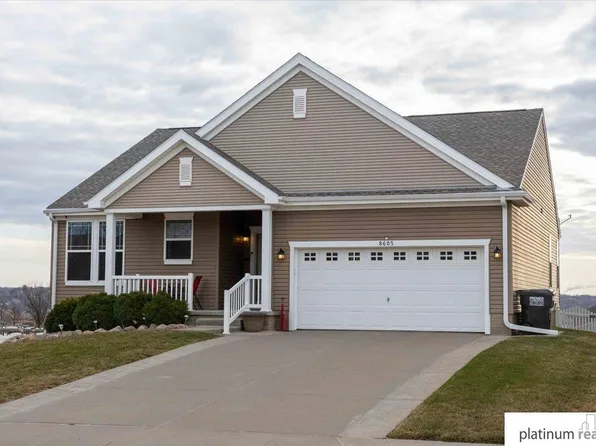 8605 S 66th Ave, Papillion, NE 68133