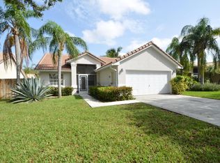 3763 S Lancewood Pl, Delray Beach, FL 33445