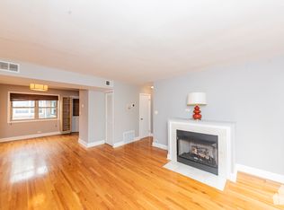 7527 N Damen Ave APT P2, Chicago, IL 60645