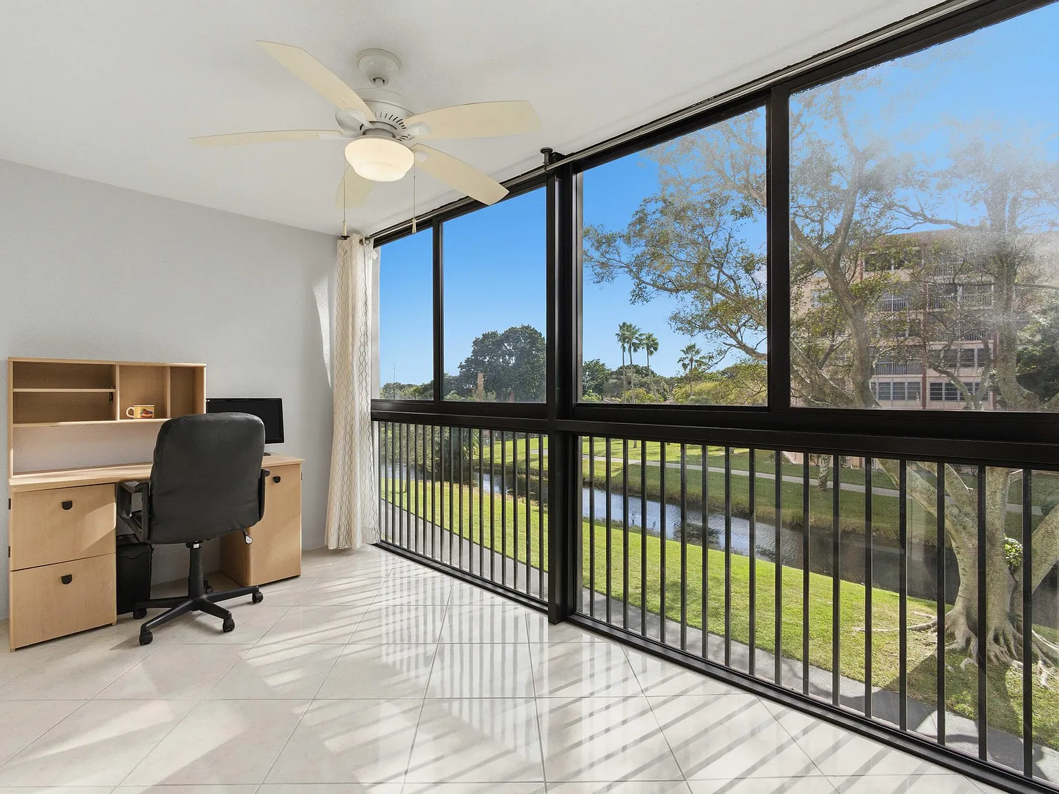 2 bed, 2.0 bath, 1230 sqft, $2,300 — Photo 3