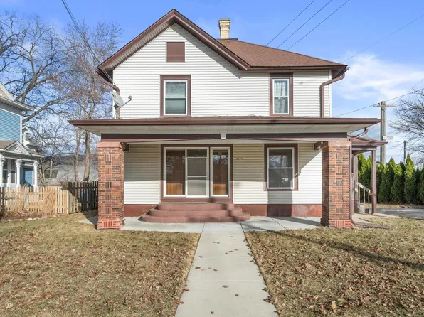 2010 Division STREET, East Troy, WI 53120