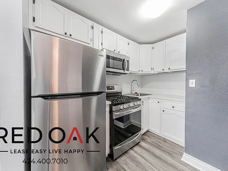 1036 Normandie Ave #14 — Photo 5