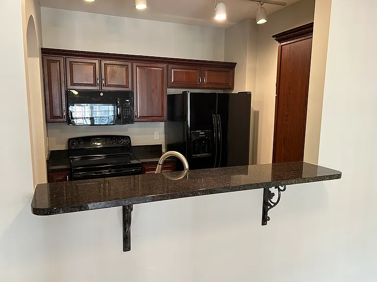 665 Tennessee St #307 — Photo 2