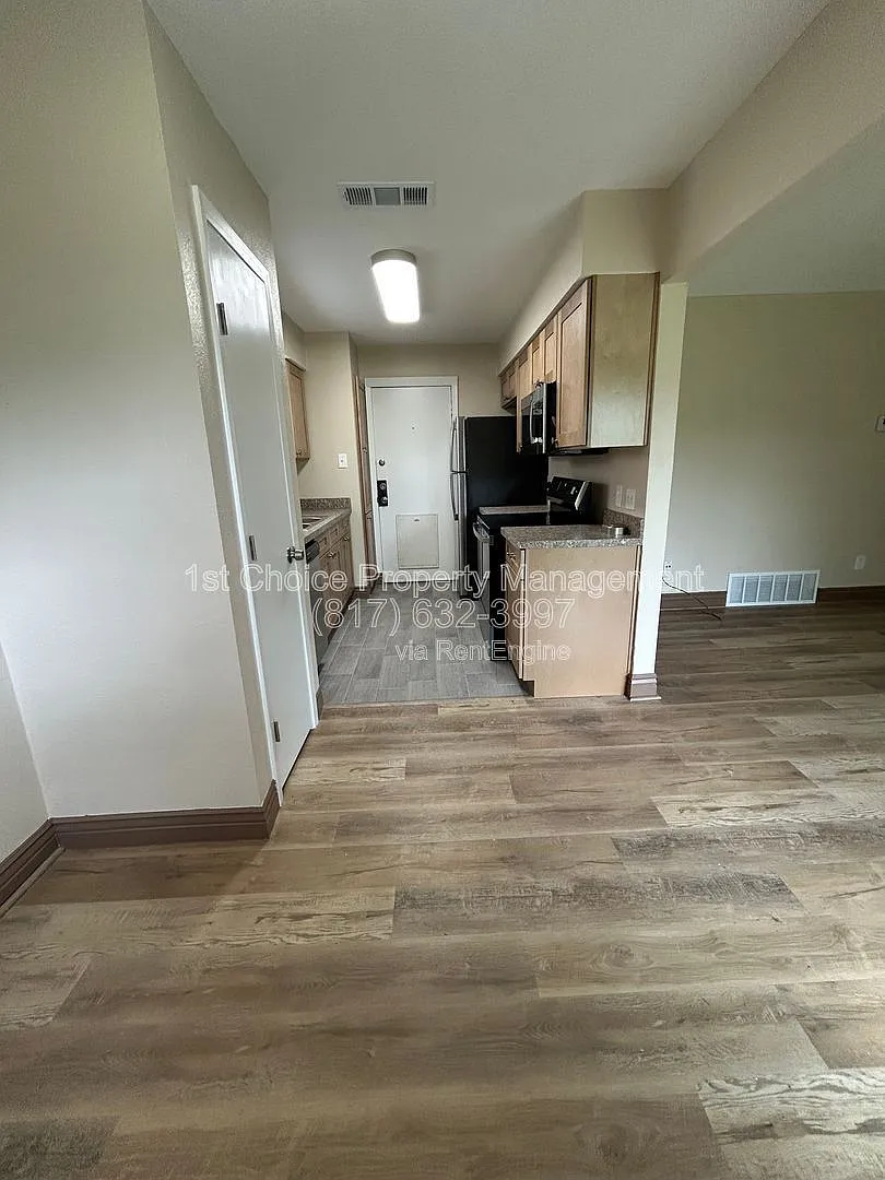 Building Photo - 1105 N Knowles Dr