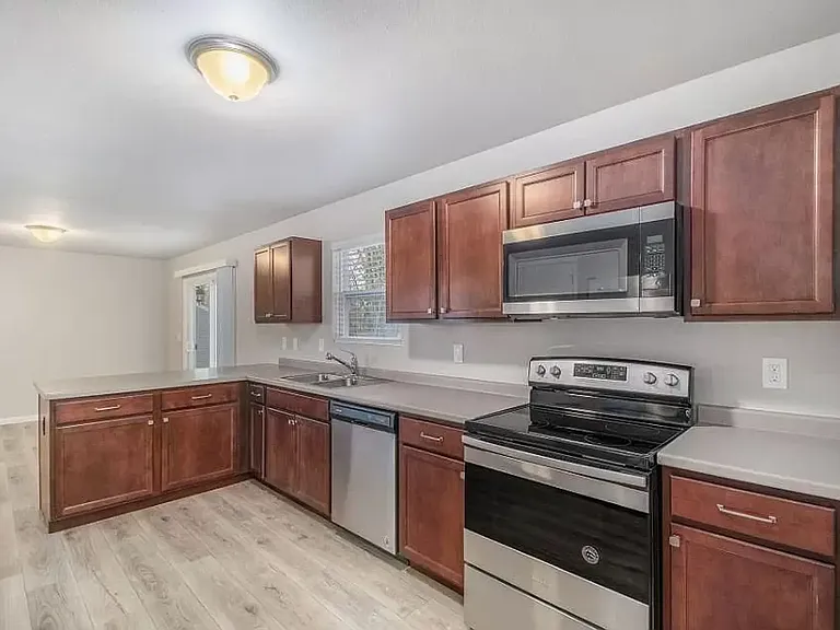 6354 Wood Hollow Ave — Photo 2