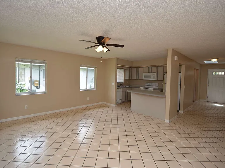30 Farmsworth Dr #B — Photo 10