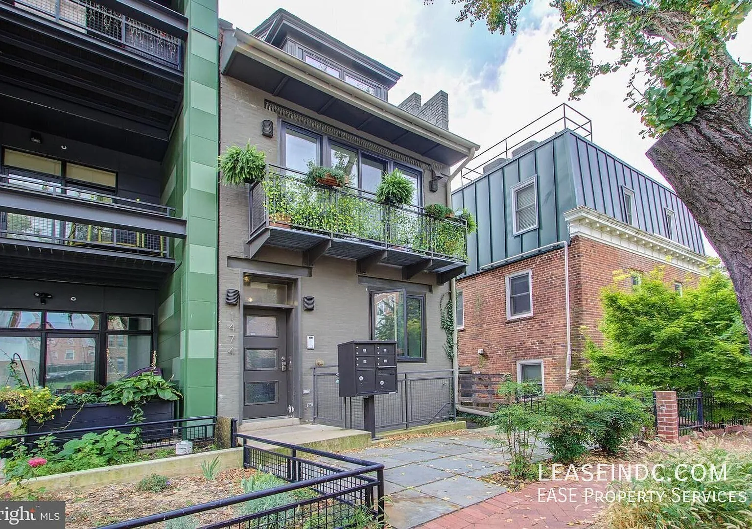 2 bed, 850 sqft, $3,100 — Photo 1