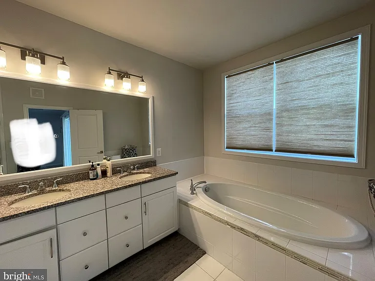 23479 Belvoir Woods Ter — Photo 18
