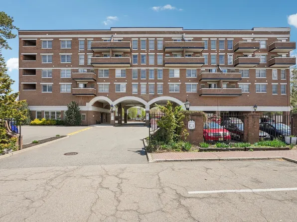 44 Iron Forge Sq #44, Pompton Lakes, NJ 07442