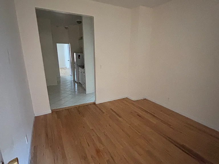 414 E 77th St #5D — Photo 3