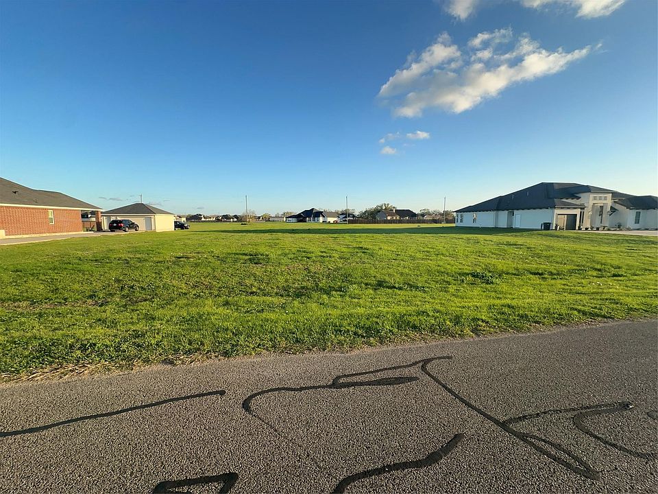 2nd image of 303 Mayad Blvd
