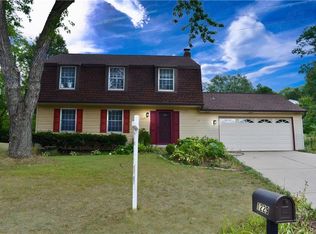 1229 Manor Dr, Pittsburgh, PA