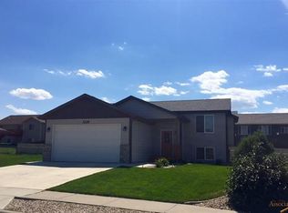 3229 Willowbend Rd, Rapid City, SD 57703