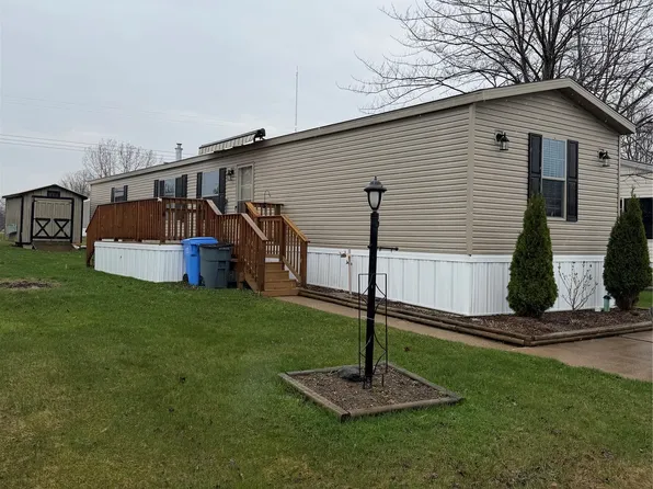 8197 Briercrest Dr, Erie, PA 16509