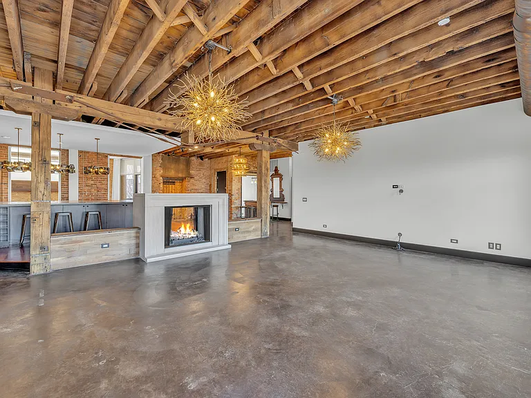 2419 W 14th St #2 — Photo 4