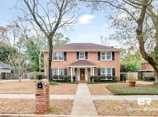 813 Regents Dr E, Mobile, AL 36609