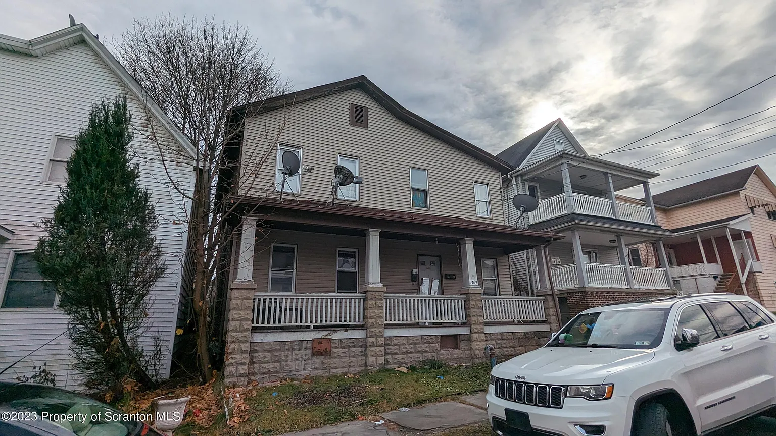 1409 Prospect Ave photo 1