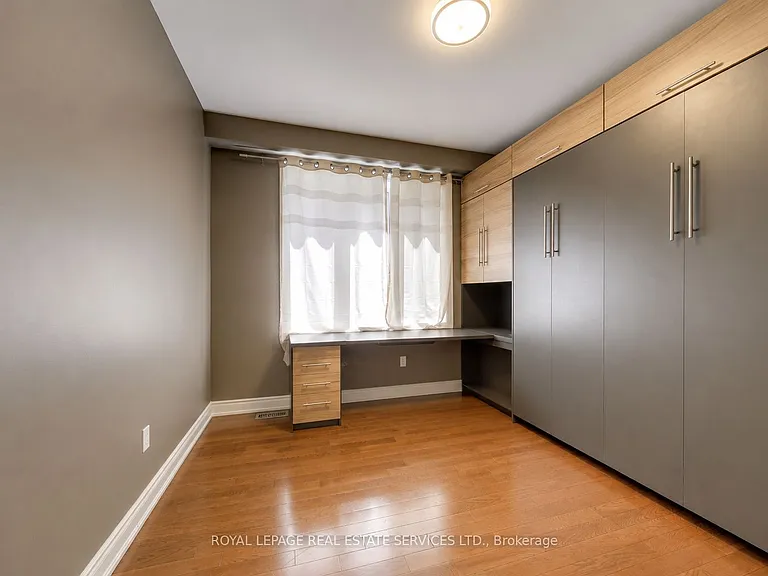 2473 Tesla Cres — Photo 19