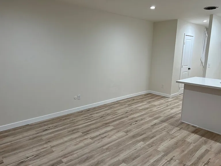 4516 Bond St — Photo 6