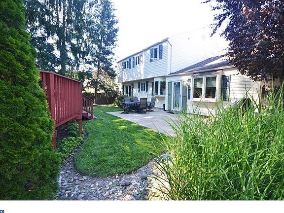 3rd image of 276 Magnolia Rd
