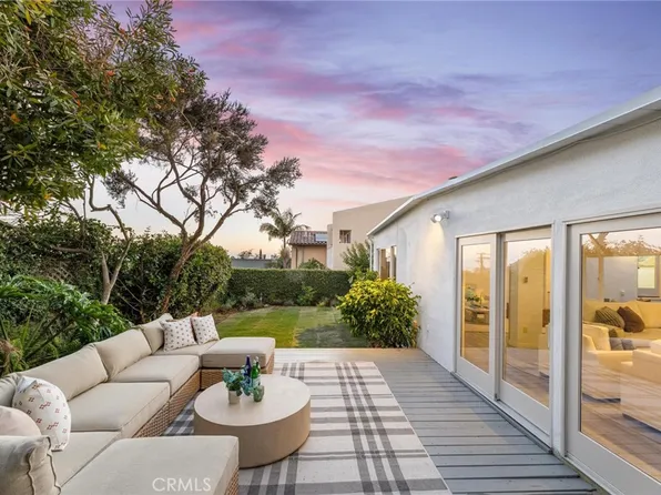1136 8th St, Hermosa Beach, CA 90254