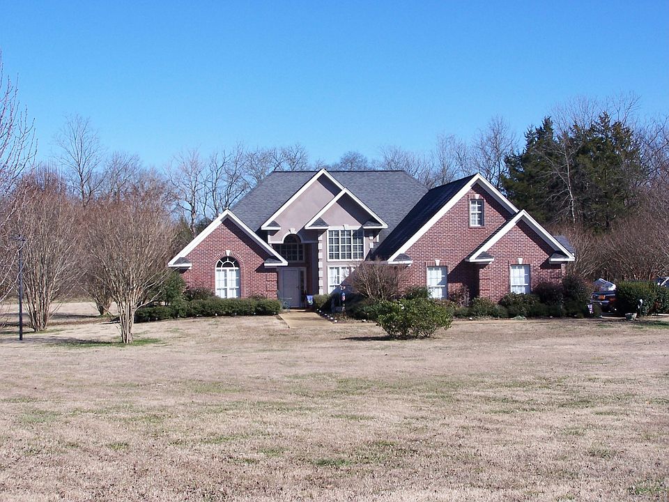 Front of house on 3 acre lot