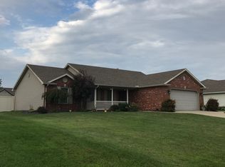 318 W Pinewood Ct, Huntingburg, IN 47542