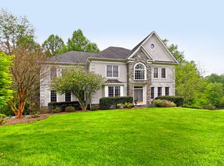 7074 Balmoral Forest Rd, Clifton, VA 20124